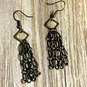 Simple in Structure.